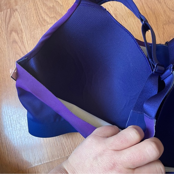 Victoria’s Secret Knockout Sports Bra - Picture 7 of 14